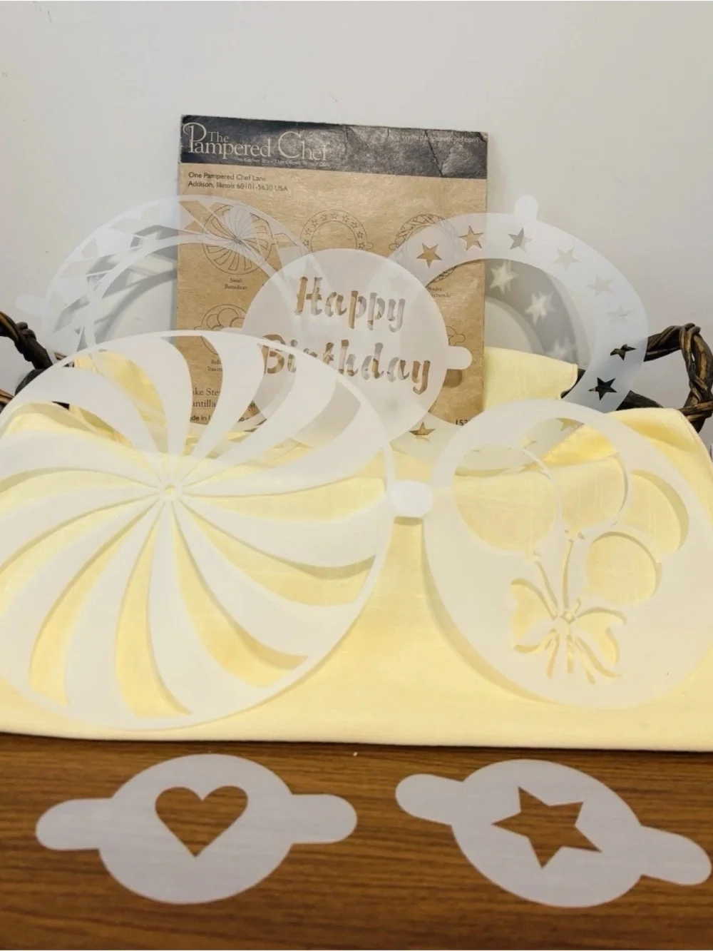 New 2003 Retired Pampered Chef  9 Cake Stencils & 2006 Cookie Press, 16 Discs